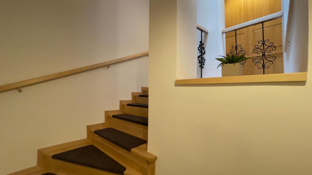 R&J Apartmany Броумов Экстерьер фото