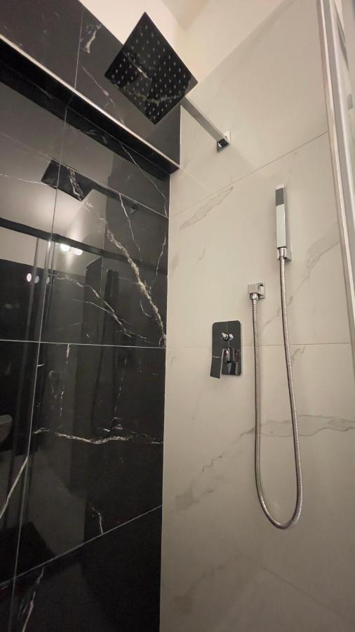R&J Apartmany Броумов Экстерьер фото